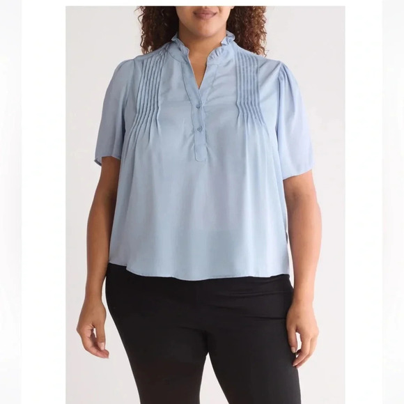 T TAHARI Elbow length sleeve pintuck top‎ Plus size 1X - Picture 1 of 4